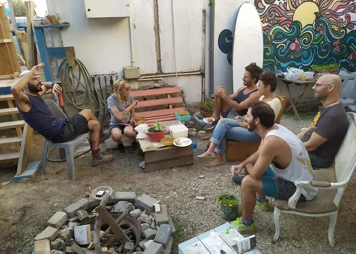 Juha\'S Guesthouse - Zarqa Bay